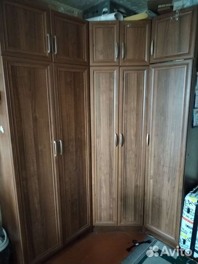 Угловой шкаф