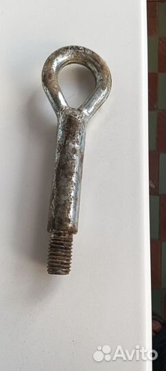 Буксировочный крюк skoda