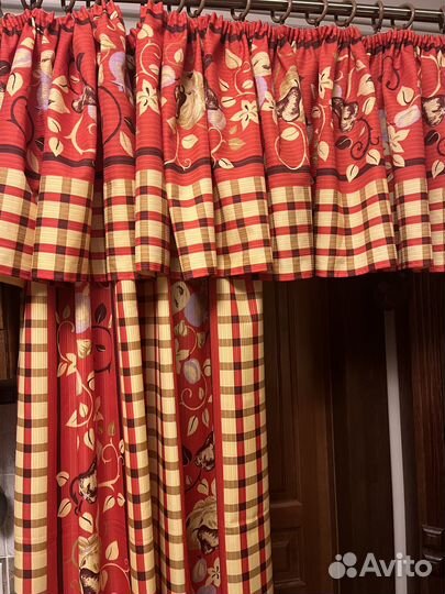 Шторы для кухни с ламбрекеном + отрез ткани