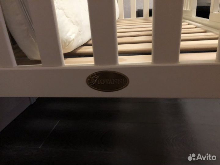 Детская кроватка с матрасом