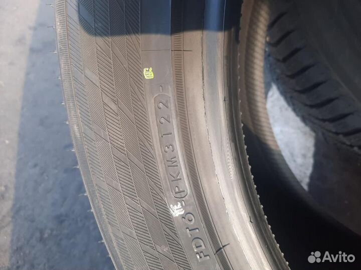 Yokohama BluEarth Winter V905 295/40 R21 111V