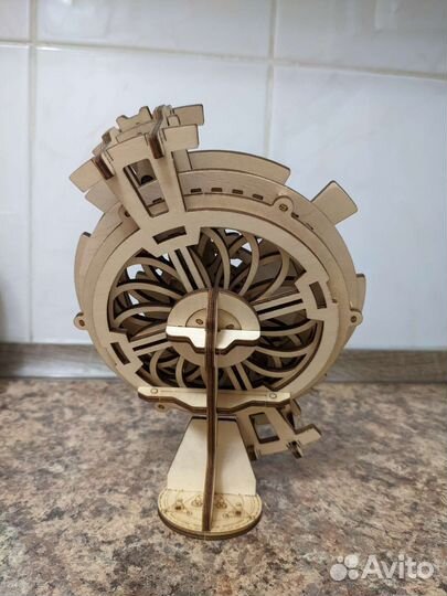 Деревянный настольный календарь