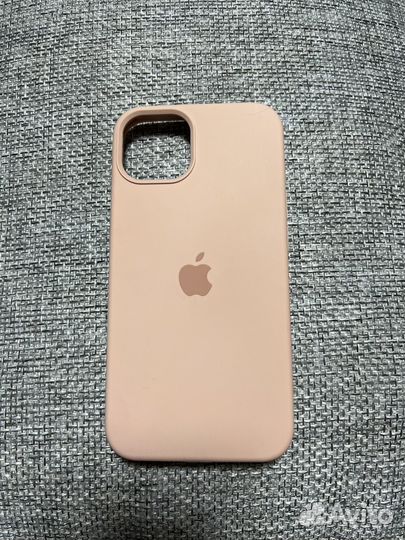 Чехол на iPhone 13