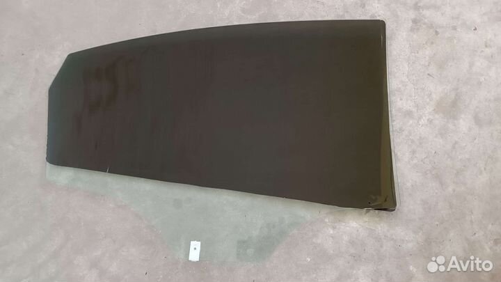 Стекло заднее левое двери Kia Rio 3 седан