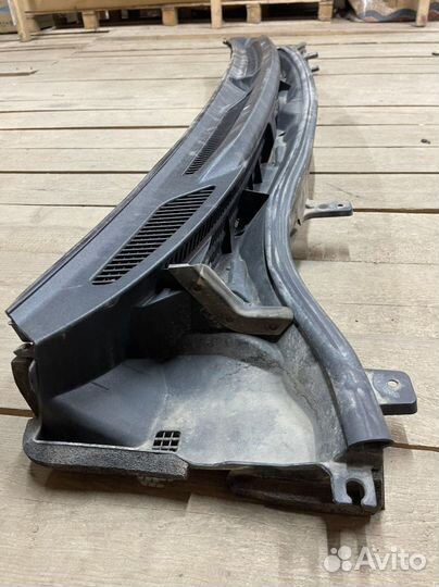 Жабо пластиковое Toyota Land Cruiser 200