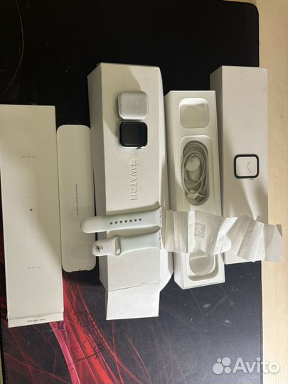Apple watch 4 40mm c коробкой и чеком