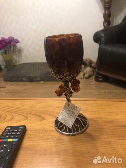 Бокал из янтаря Виноград