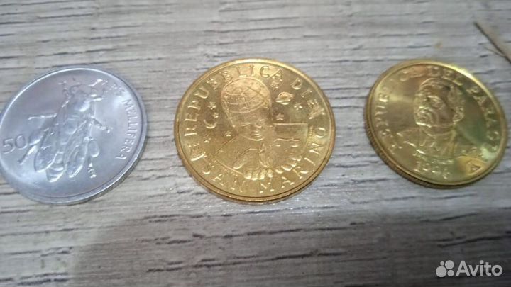 Набор марок и монет