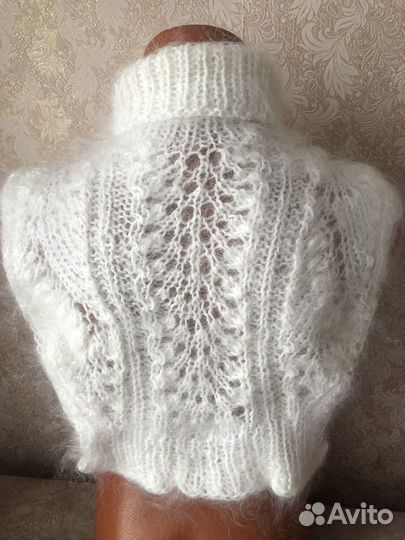 Манишка пуховая ажурная белая