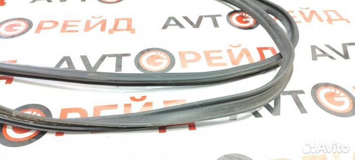 Уплотнительная резинка багажника Audi Q5 8R cdnc