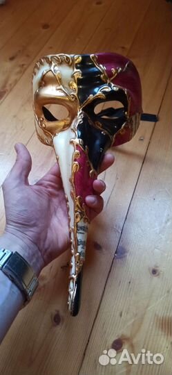 Венецианская карнавальная маска