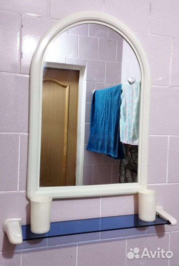 Зеркало и полка гарнитур