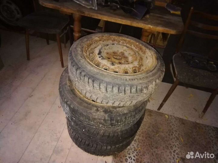 Колёса зима б/у 1 сезон nokian