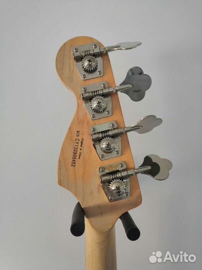 Бас гитара Fender Squier