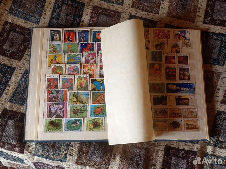 Альбом с марками, 620 штук