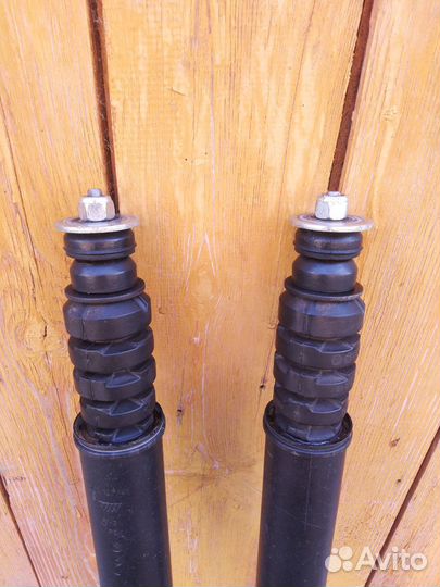 Стойки заднние на Рено Сандеро Степвей