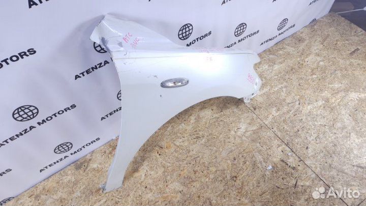 Крыло переднее правое Toyota Camry 40