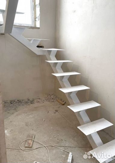 Г-образная лестница