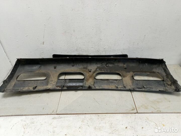 Накладка переднего бампера