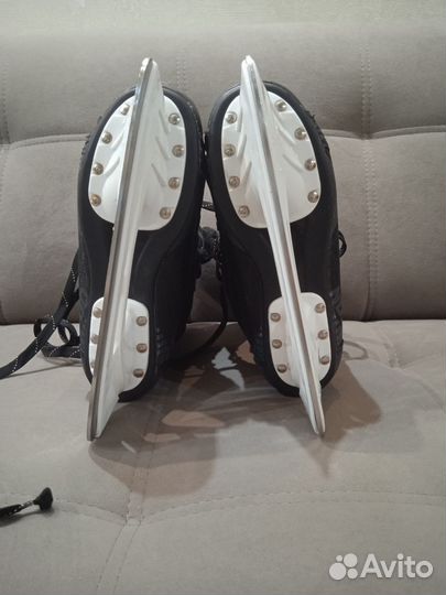 Коньки хоккейные