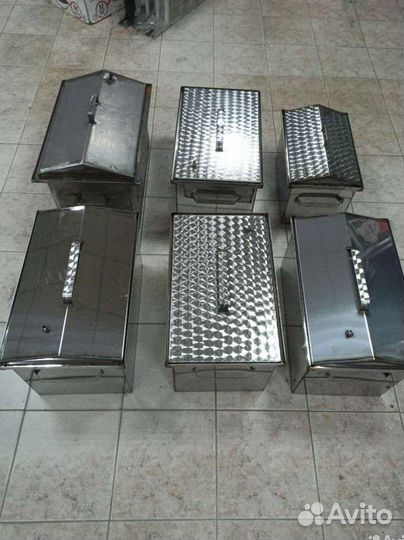 Коптильня горячего копчения с гидрозатвором