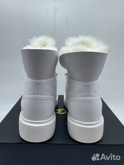 Женские Бoтинки Угги UGG Shanti White Lockable