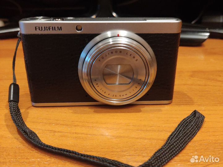 Компактный фотоаппарат Fujifilm XF1