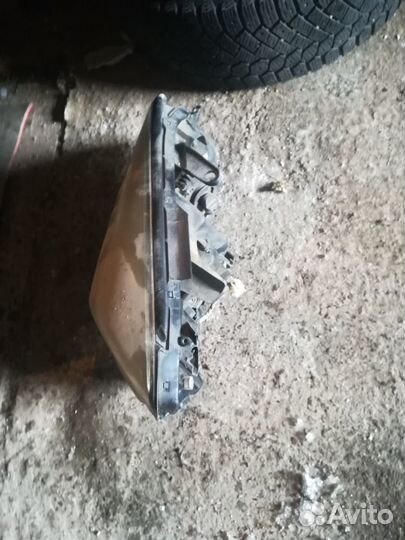 Фары Toyota Voxy AZR 60, 65 рестайлинг 2005 год, н