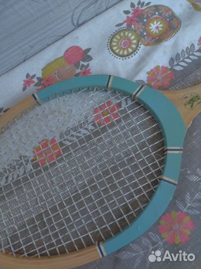 Теннисная ракетка для большого тенниса