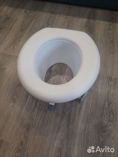 Насадка на унитаз после операции