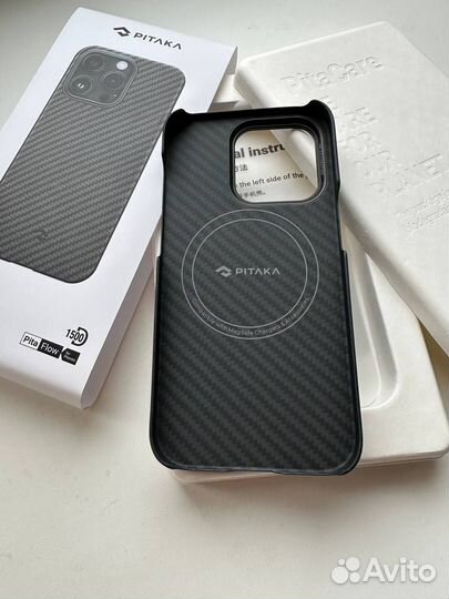 Чехол на iPhone 14 pro pitaka