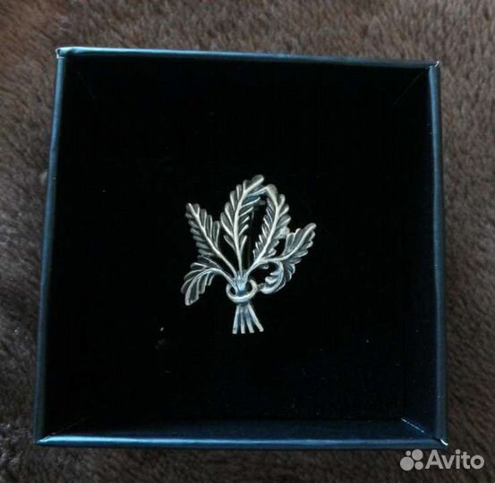 Серебряные броши