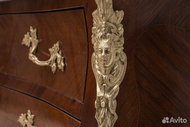 Комод с мраморной столешницей