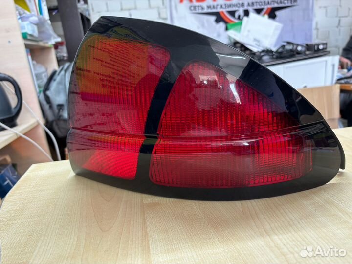 Фонарь задний правый Chevrolet Lumina 2 (1995-2001