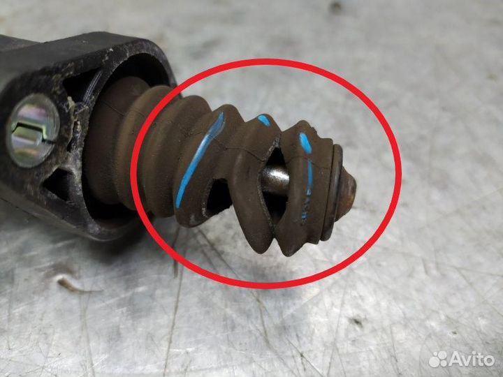 Цилиндр сцепления рабочий Skoda Octavia (A5 1Z)