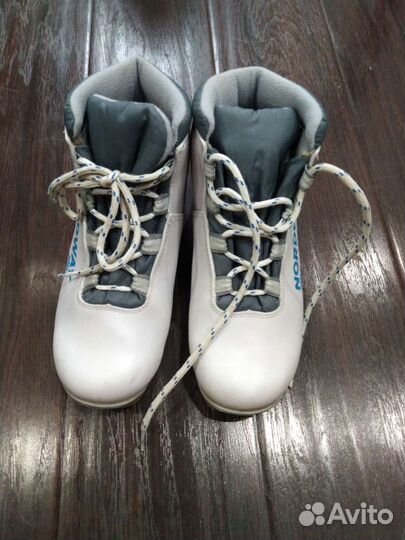 Лыжные ботинки