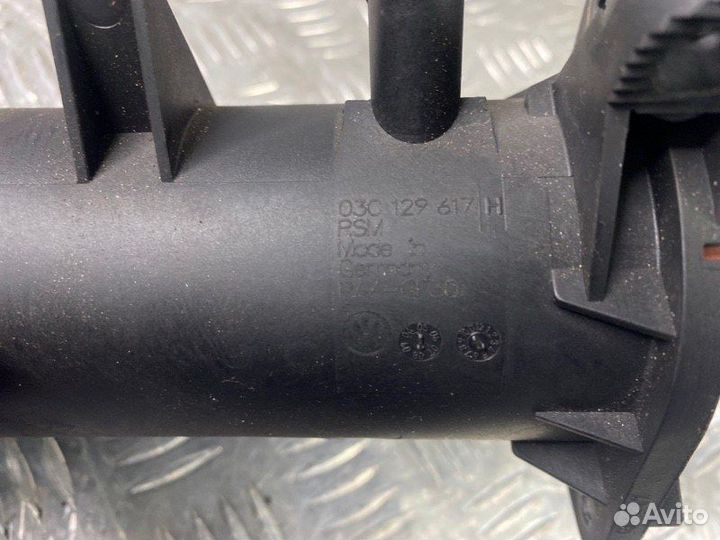 Патрубок впускного коллектора Volkswagen Golf MK6