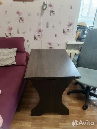 Кухонный стол