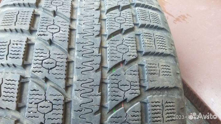 Toyo Observe GSi-5 275/40 R20 106Q