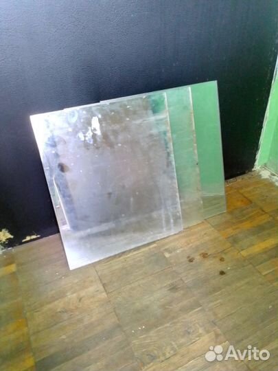 Зеркало 30 х 35 см есть 3 штуки