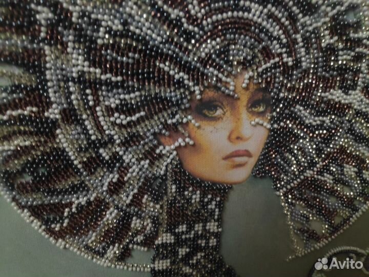 Картины для интерьера бисером 44х45