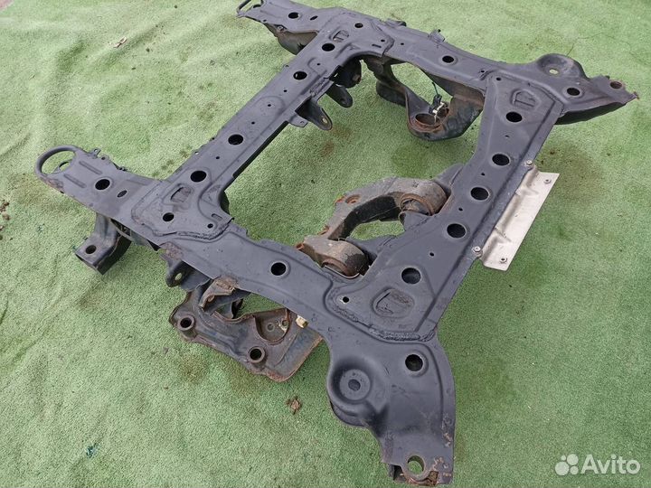 Подрамник передний Suzuki Grand Vitara