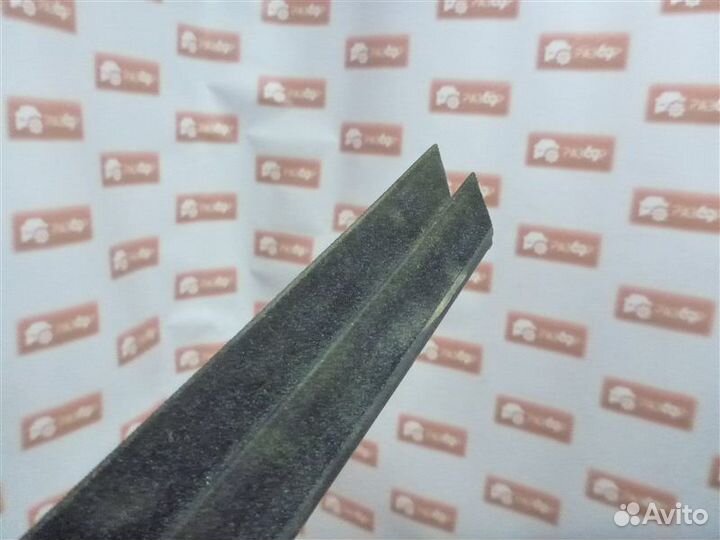 Уплотнитель стекла двери бархотка передний левый