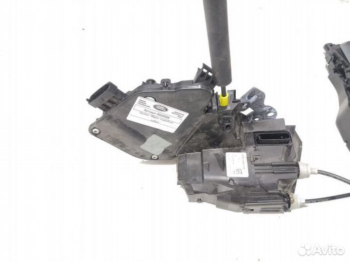 Замок двери передней левой Land Rover Discovery 5