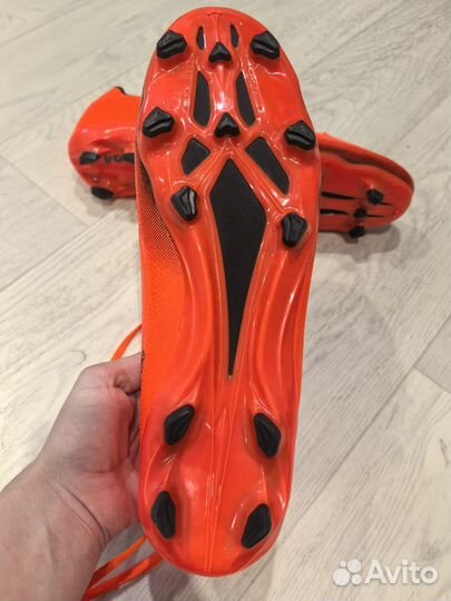 Футбольные бутсы