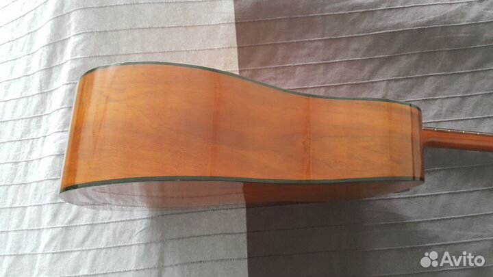 Безладовая акустическая бас-гитара EKO, Италия