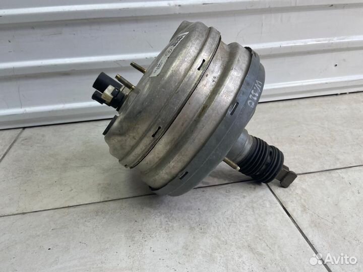 Тормозной вакуум Mercedes-Benz W220