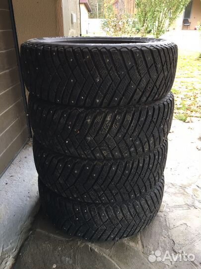 Goodyear UltraGrip SUV+ 225/60 R18