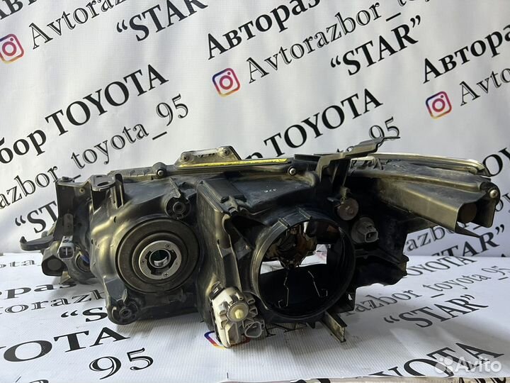 Фара правая Toyota Camry V55 ксенон (оригинал)