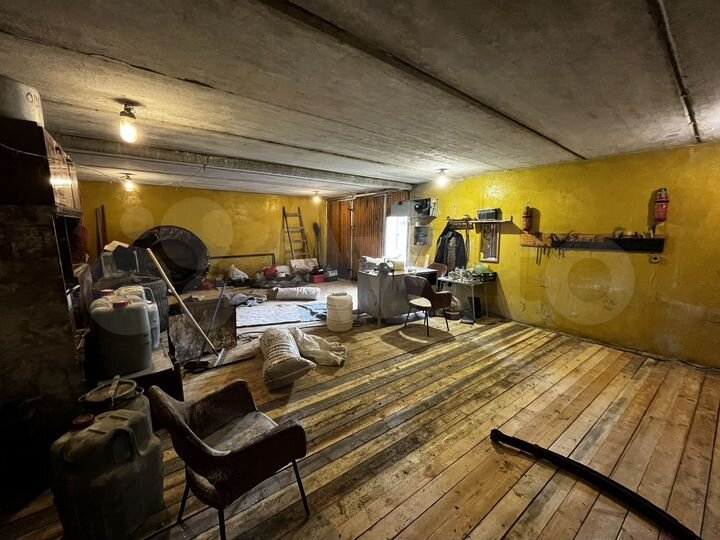 Гараж, > 30 м²